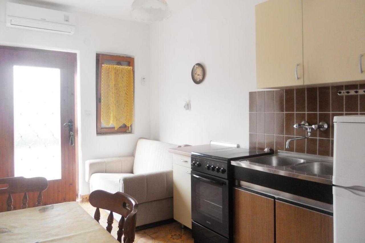 Apartments Ivo - With Terrace Супетарска Драга Екстериор снимка