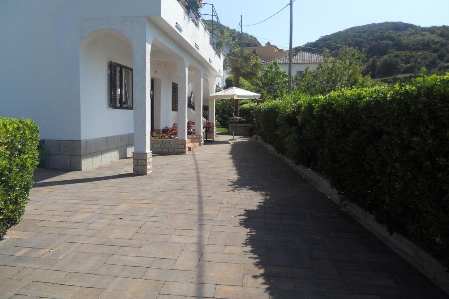 Apartments Ivo - With Terrace Супетарска Драга Екстериор снимка