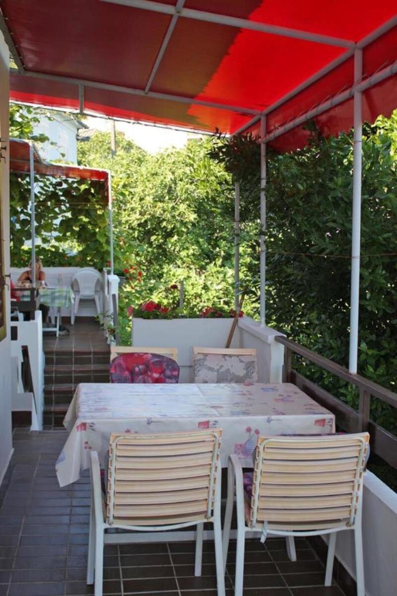 Apartments Ivo - With Terrace Супетарска Драга Екстериор снимка