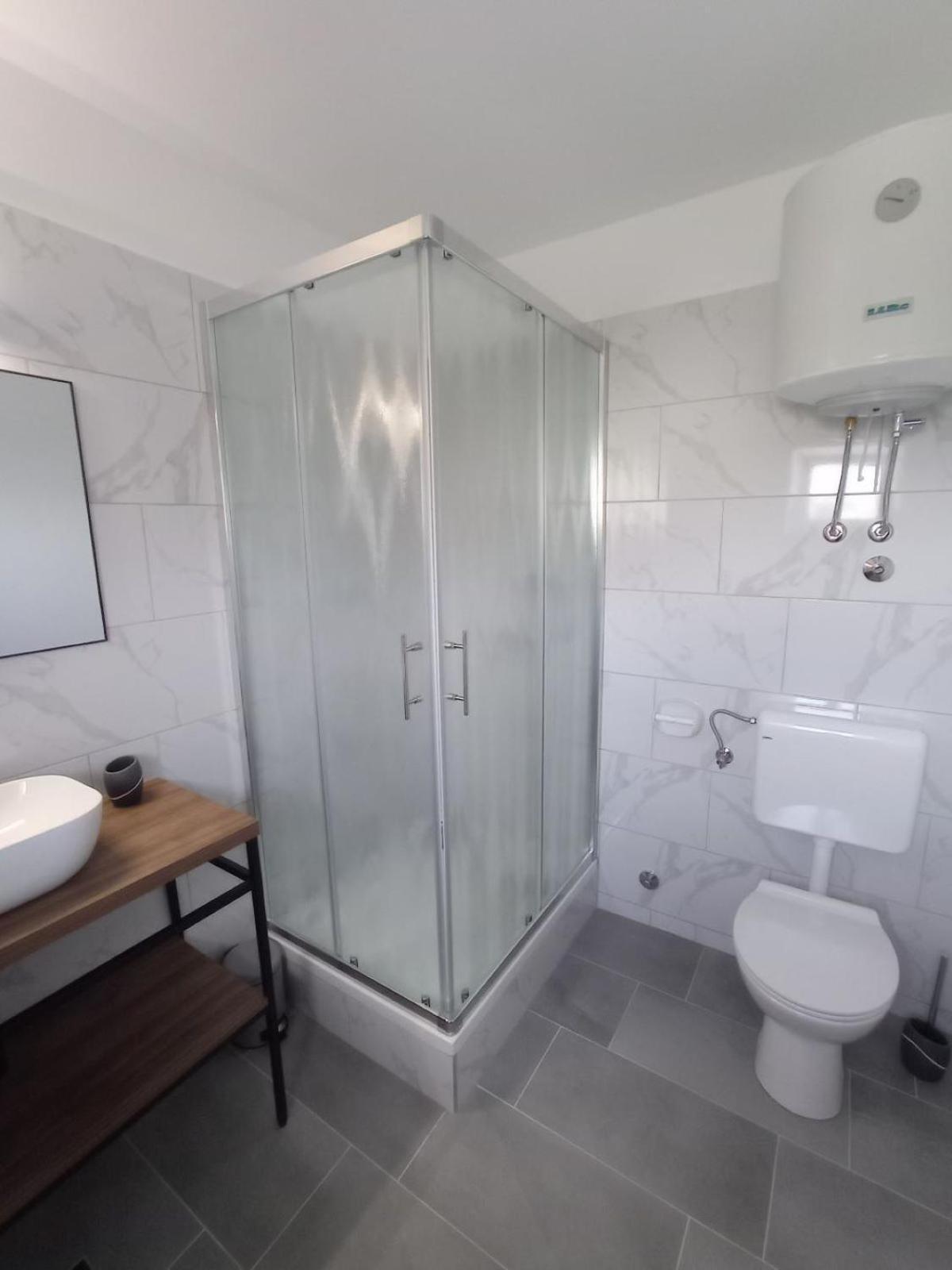 Apartments Ivo - With Terrace Супетарска Драга Екстериор снимка